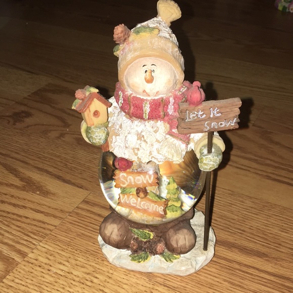 Let it snow snow globe - Picture 2 of 4
